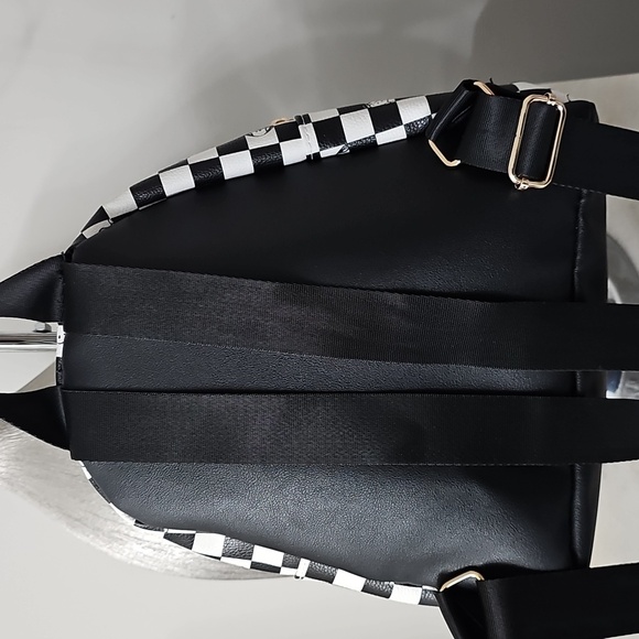 Peanuts "Snoopy" Mini Backpack - Picture 3 of 10